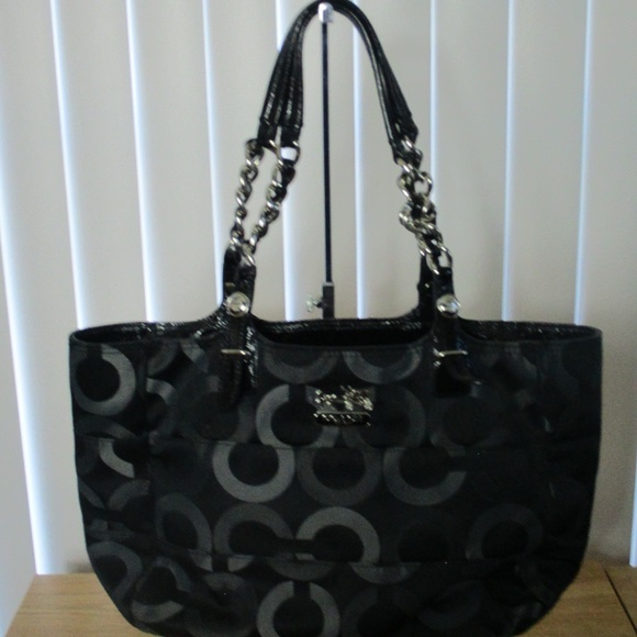 Coach Handbags - Coach Signature C Purse